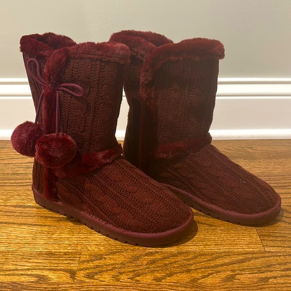 NWT Just Fab Fuzzies Idina Knit Pom Sweater Boots size 9 Maroon - Picture 6 of 11